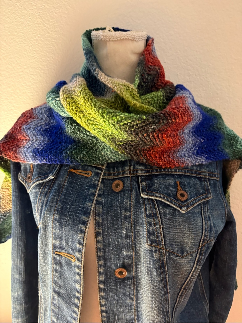 Handmade Zigzag Knit Scarf - Unisex Accessory - Picture 2 of 8